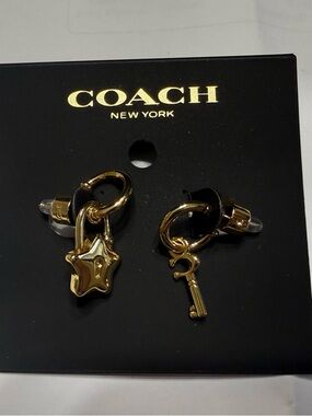 New Coach Signature Star Padlock And Key Mismatched Huggie Earrings Gold Tone